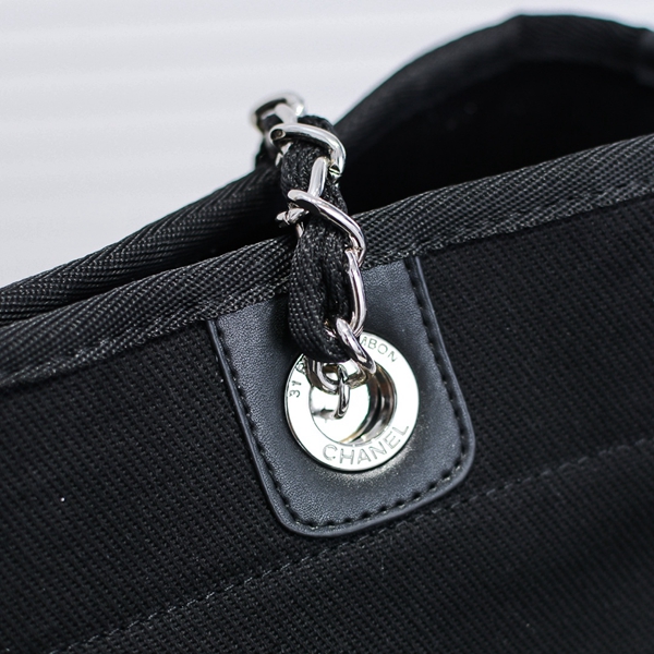 シャネルバッグ角部分ディテール